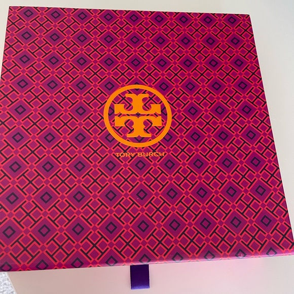 NWOT never worn Tory Burch statement necklace - Picture 2 of 2